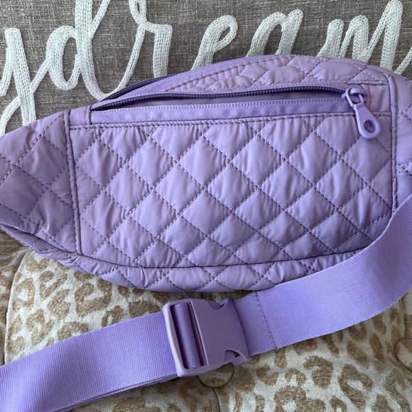 ZYIA LAVENDAR FANNIE PACK.Many compartments and zippered pouches. NEVER USED - Picture 3 of 4